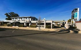 The Town House Motor Inn